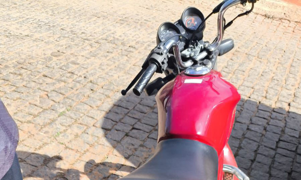 Motocicleta roubada é recuperada em Caculé