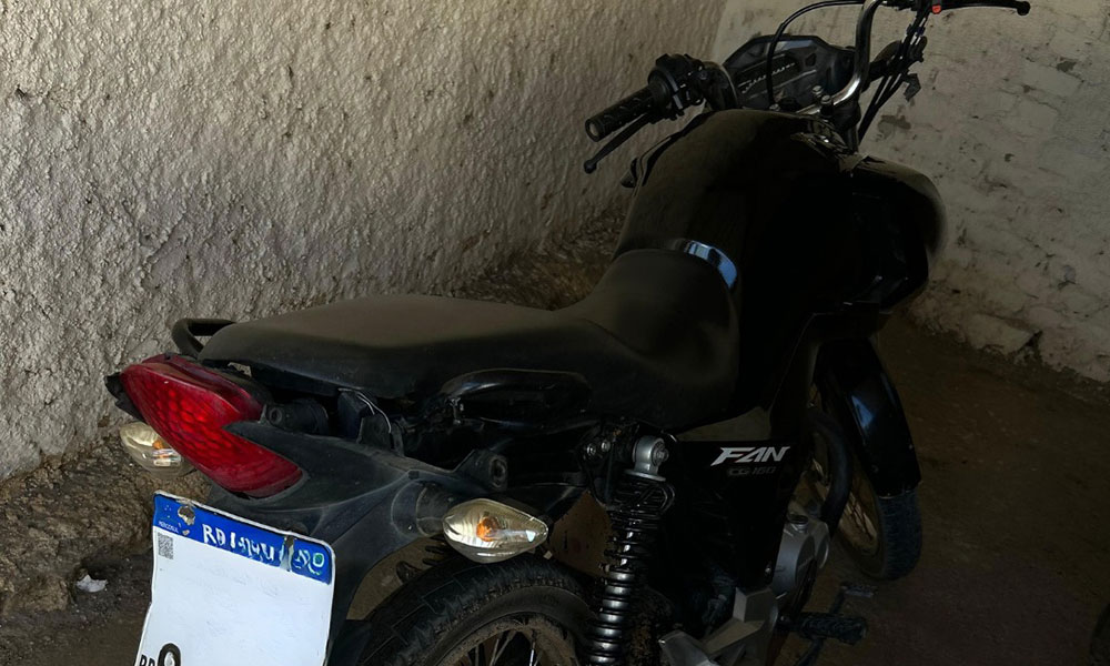 Adolescente é apreendido em Cândido Sales após ser flagrado com moto furtada