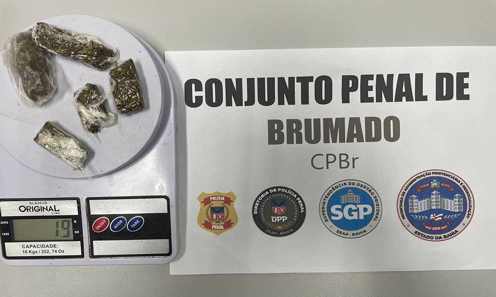 Dentista é presa suspeita de tentar entrar com drogas no Conjunto Penal de Brumado
