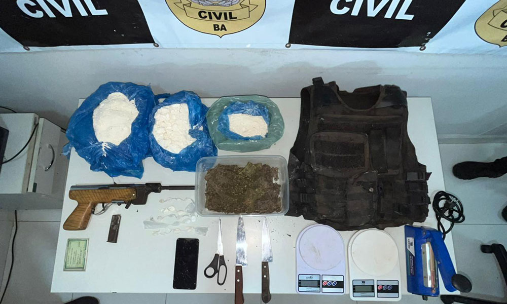 PM apreende drogas e arma após fuga de suspeitos em Serra do Ramalho