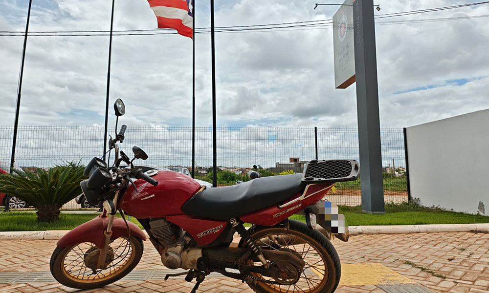 Polícia Militar recupera motocicleta com restrição de roubo em Caculé