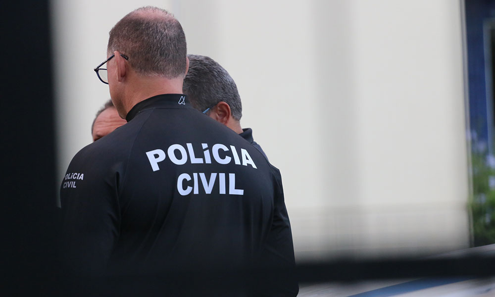 Trio é preso por roubo e tráfico de drogas em Poções