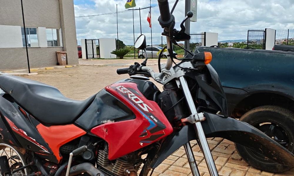 PM apreende motocicleta adulterada durante operação em Caculé