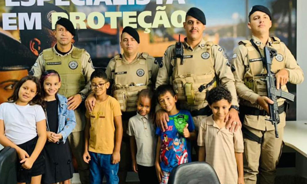 Crianças participam de ação de integração comunitária na sede da 29ª CIPM em Seabra