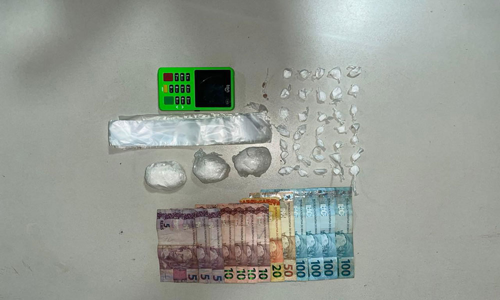 Polícia Militar detém suspeitos por tráfico de drogas em Bom Jesus da Lapa