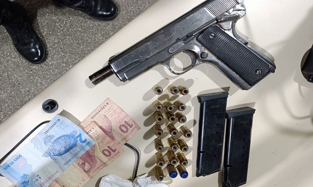Menor é flagrado com arma de fogo durante operação policial em Seabra