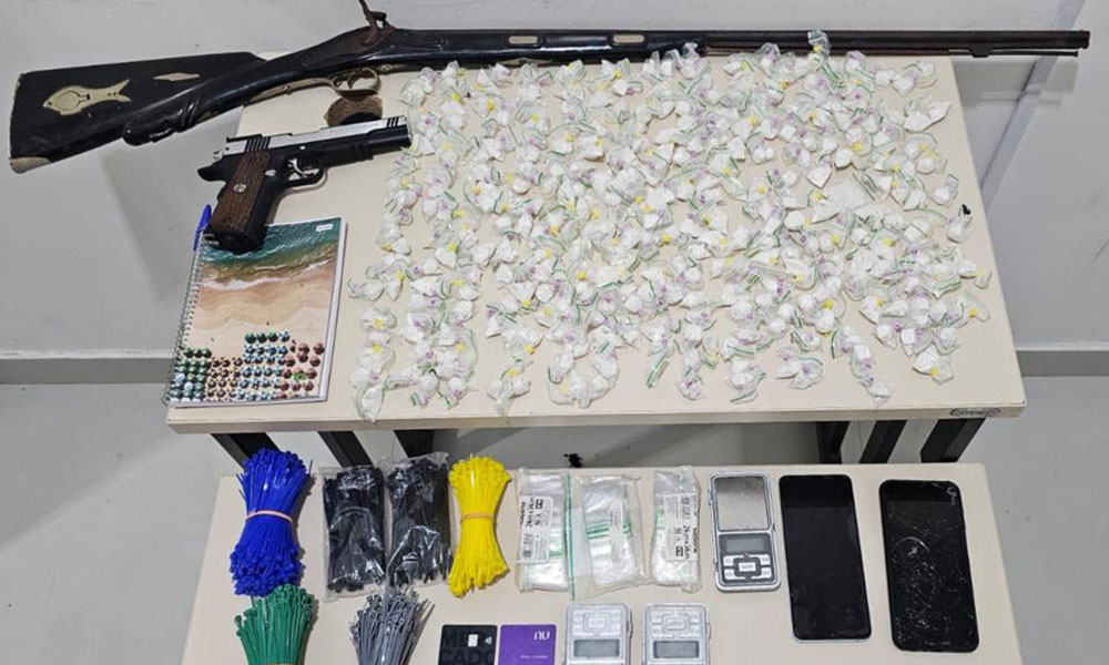 Polícia Militar apreende drogas e conduz suspeitos em Vitória da Conquista