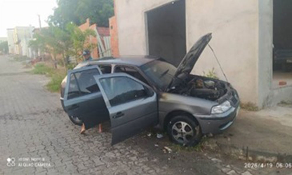 Tentativa de furto a veículo termina em incêndio em Guanambi