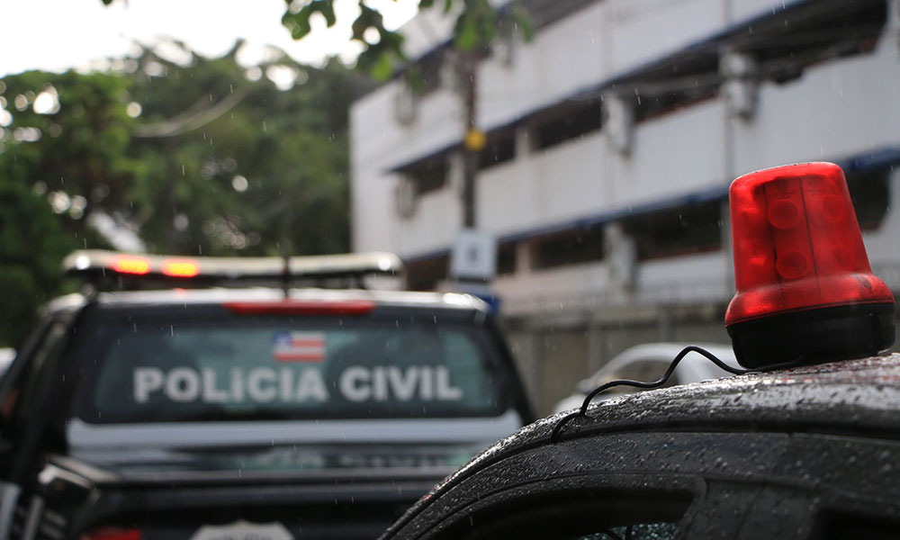 Busca domiciliar apreende arma de fogo e materiais eletrônicos em Itapetinga
