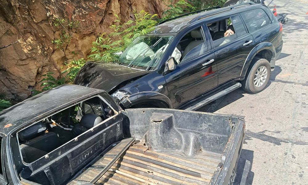 Acidente entre dois veículos é registrado na BA-148 em Livramento de Nossa Senhora