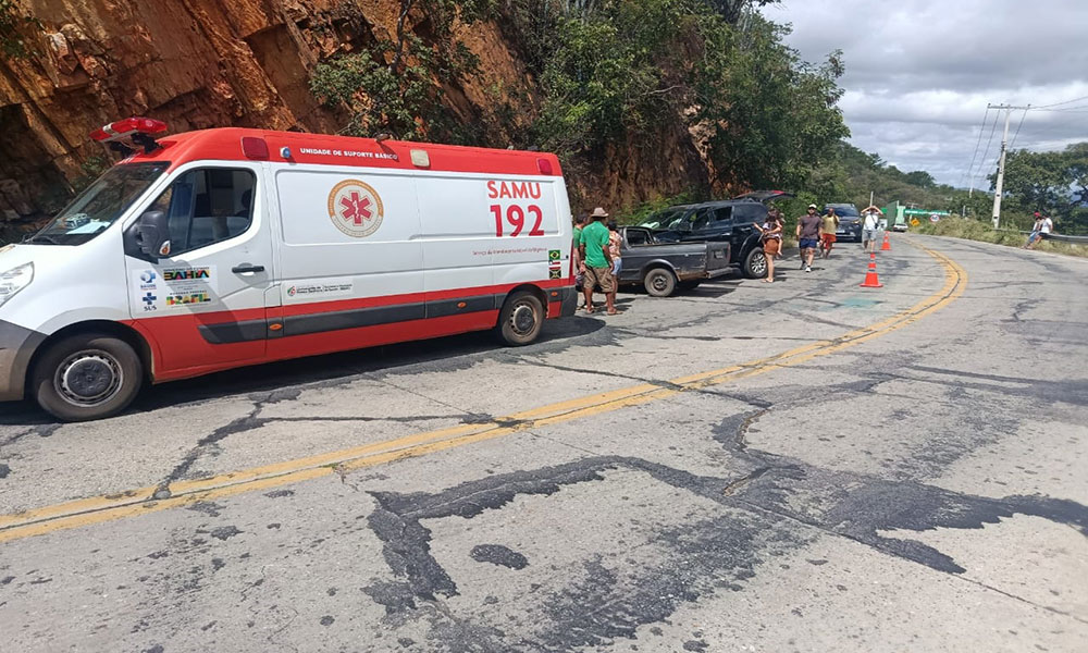 Acidente entre dois veículos é registrado na BA-148 em Livramento de Nossa Senhora