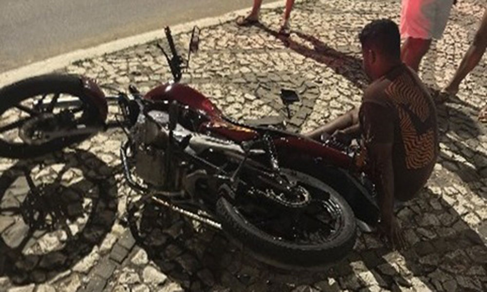 Motociclista fica ferido após perder controle de moto em Guanambi