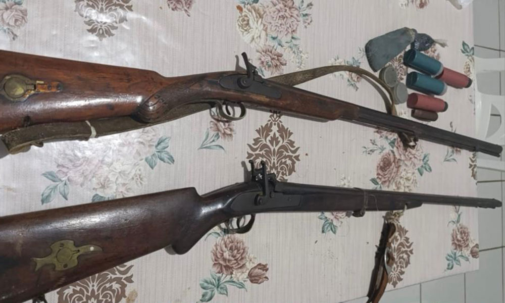 Polícia Militar apreende armas após denúncia de violência doméstica em Cordeiros