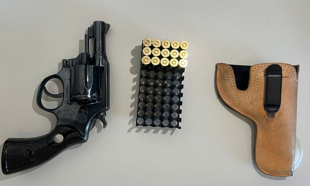 PM prende homem por posse irregular de arma de fogo em Macaúbas