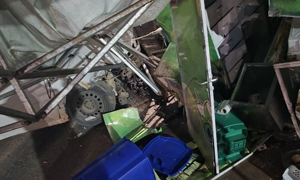Motorista colide veículo contra trailer de lanchonete em Guanambi