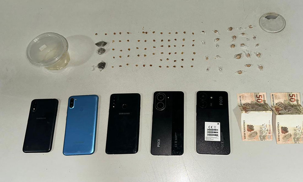 PM apreende drogas e conduz suspeito por tráfico em Bom Jesus da Lapa