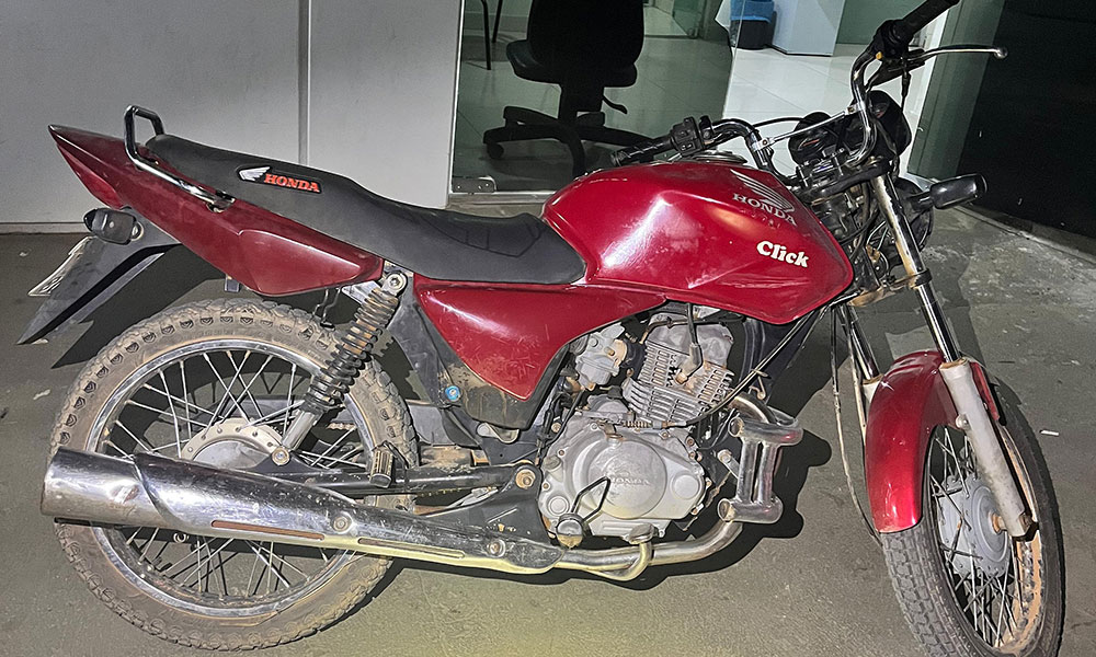 Motocicleta furtada é recuperada pela PM na zona rural de Bom Jesus da Lapa