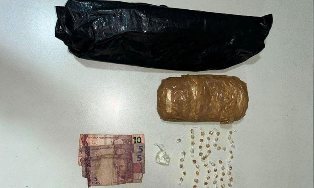 PM apreende drogas e conduz suspeito por tráfico em Sítio do Mato
