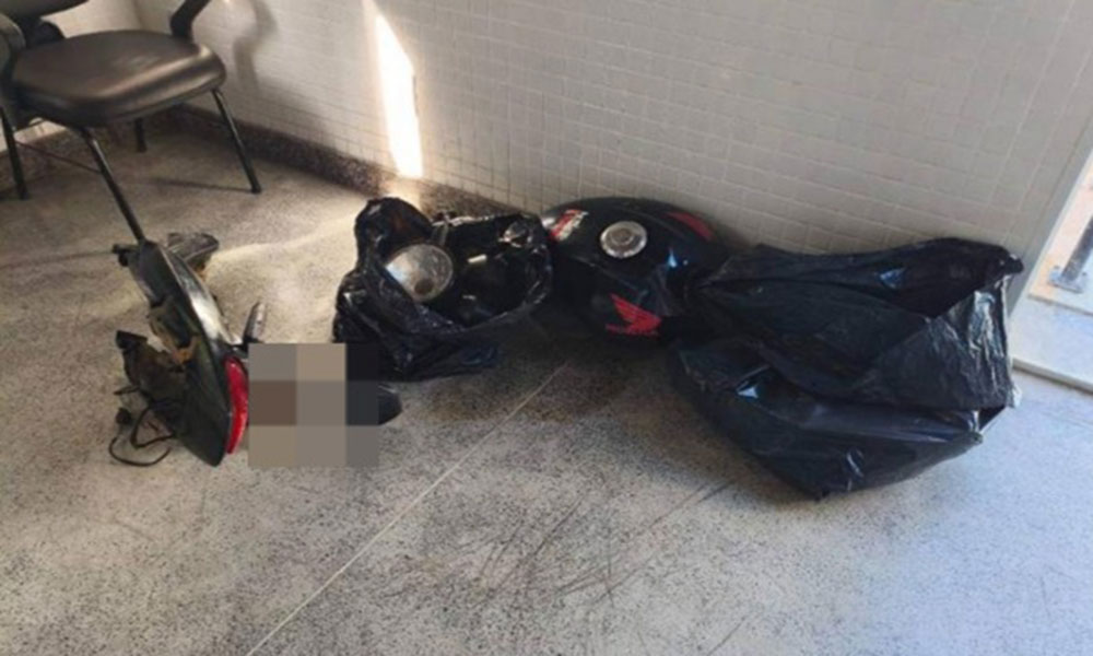 Peças de motocicleta abandonadas são recolhidas pela PM em Iuiú