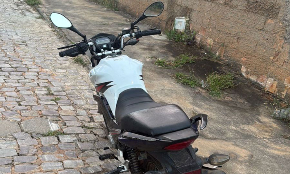 Polícia Militar recupera motocicleta roubada minutos após assalto em Caetité