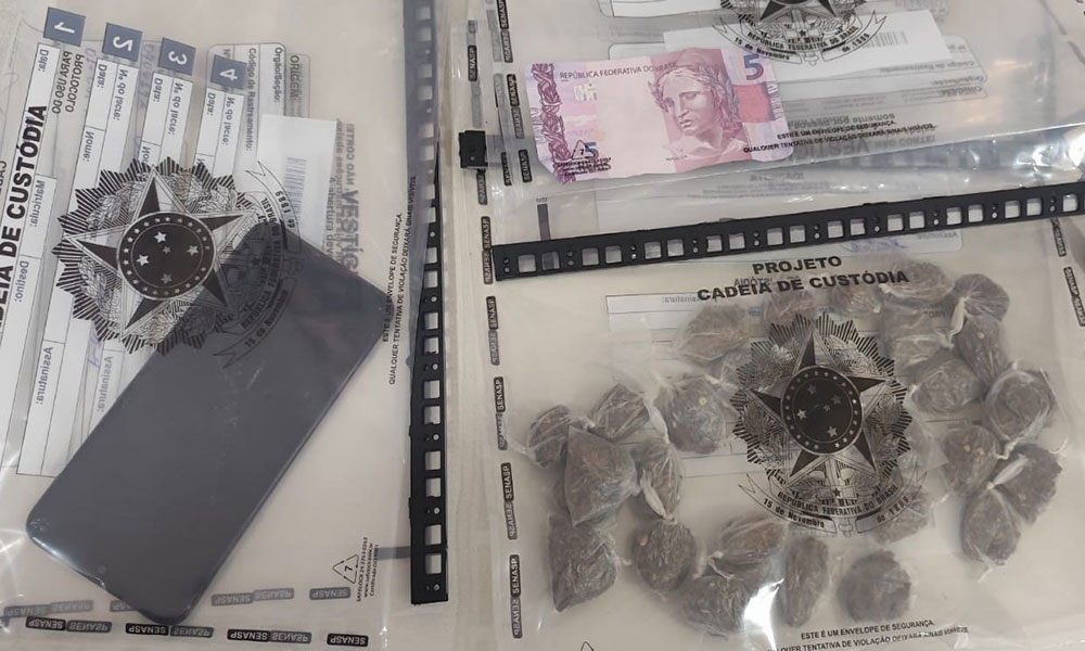 Suspeito é detido com porções de maconha durante ação policial em Paratinga