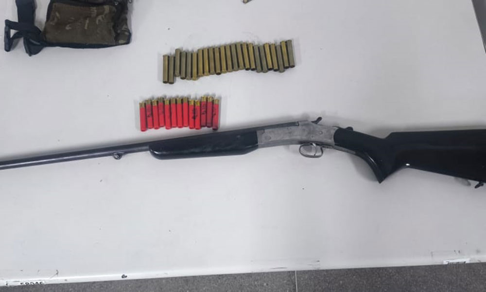 Homem é preso após efetuar disparos dentro de residência e ter arma apreendida em Candiba