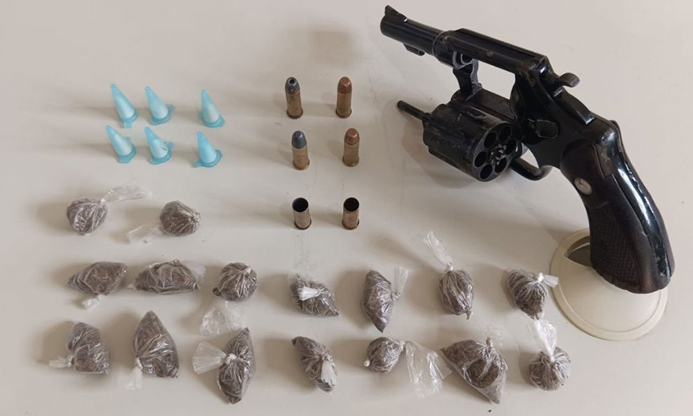 Operação apreende drogas, armas e mais de R$ 9 mil em Condeúba