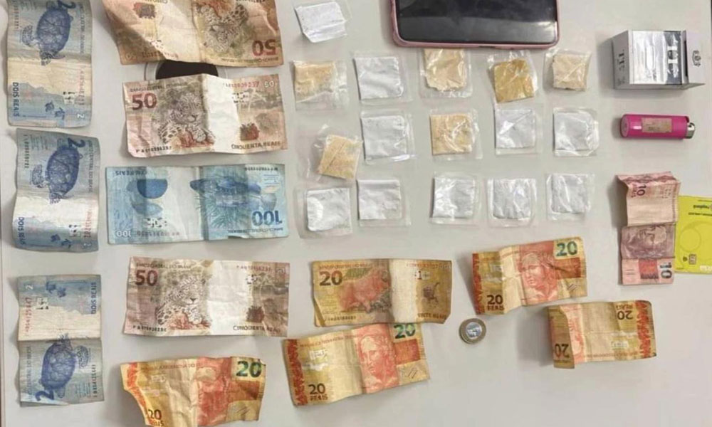 Mulher é presa por tráfico de drogas após tentar fugir da PM em Ibipitanga