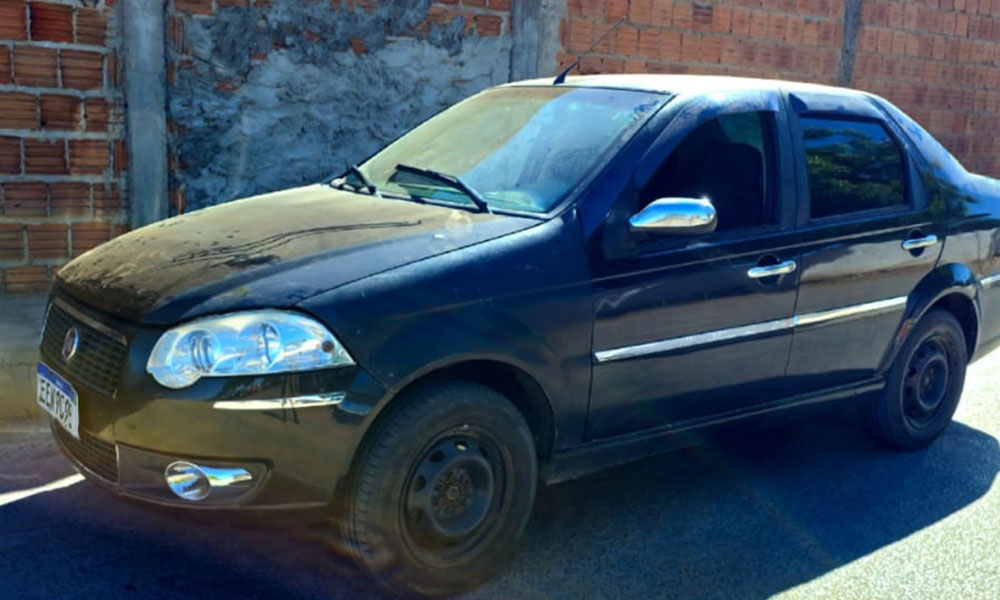 PM recupera veículo com restrição de roubo/furto em Bom Jesus da Lapa