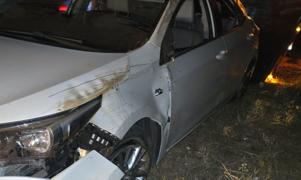 Motorista perde controle da direção e veículo tomba na BR-030 entre Brumado e Rio do Antônio