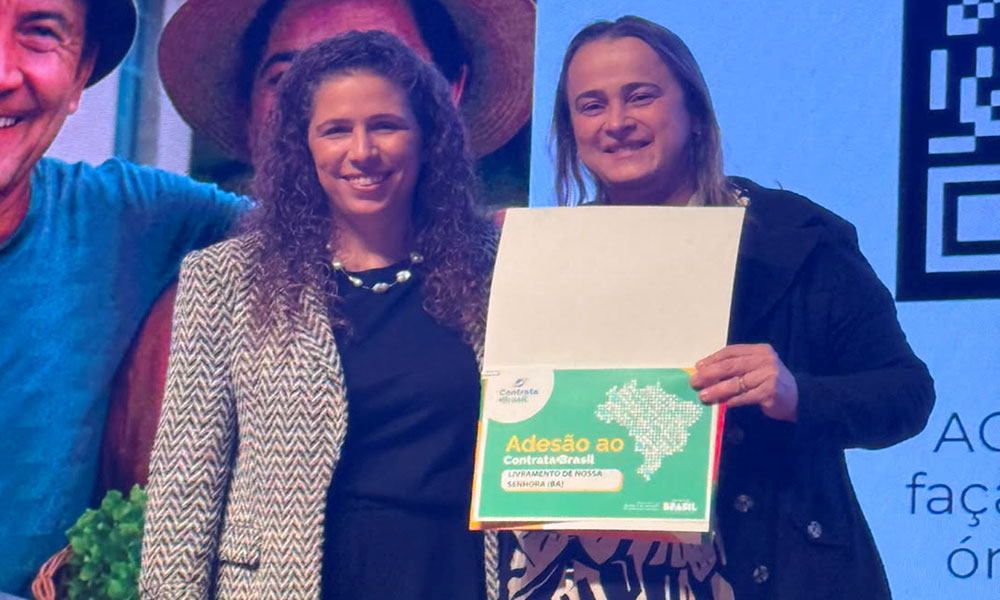 Prefeita Joanina Sampaio participa de ato em Brasília e garante adesão de Livramento ao Contrata+Brasil