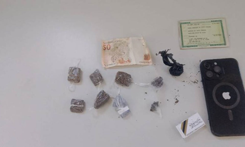 Homem é preso por tráfico de drogas em Guanambi