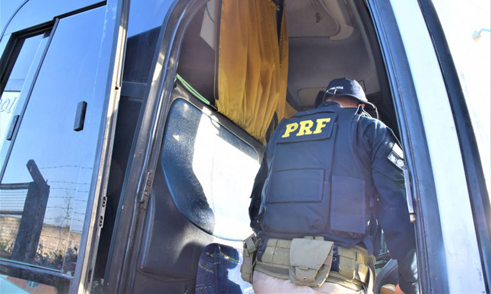 PRF prende passageiro de ônibus por abuso sexual contra criança de 9 anos na Bahia