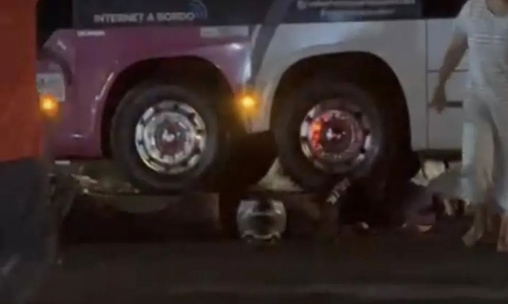 Acidente entre caminhonete e moto deixa condutor gravemente ferido na BR-030, em Caetité