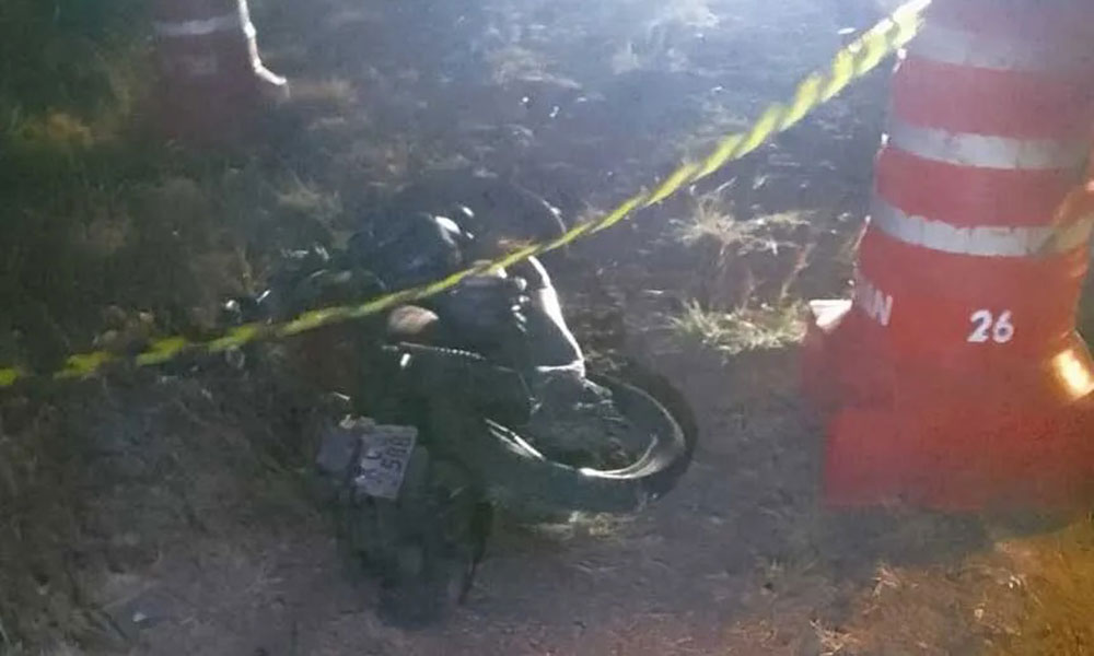 Motociclista morre em colisão entre moto e caminhonete na BR-122, em Guanambi