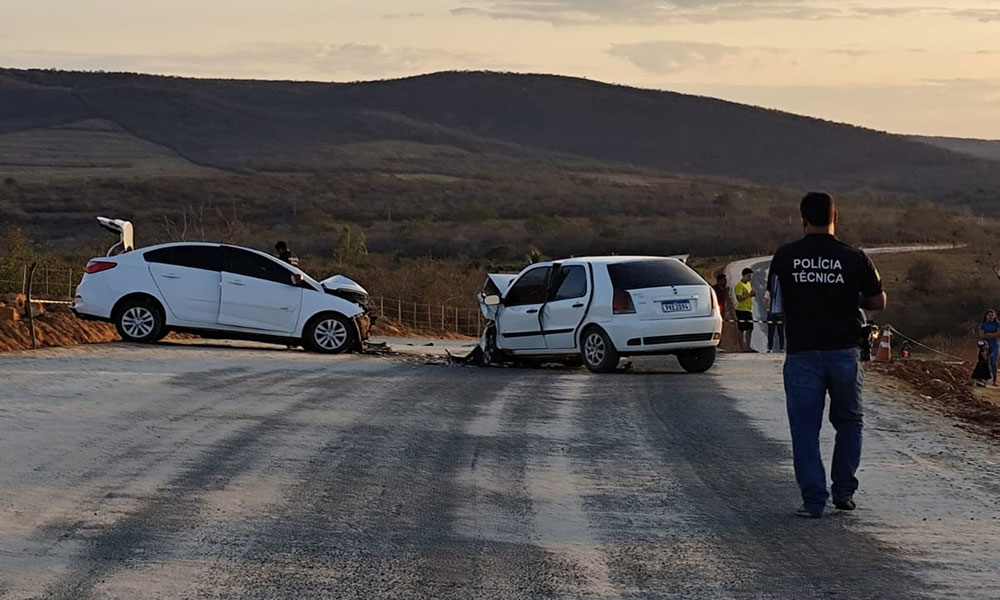 Grave acidente deixa um morto e mais quatro feridos entre Rio do Antônio e Caculé