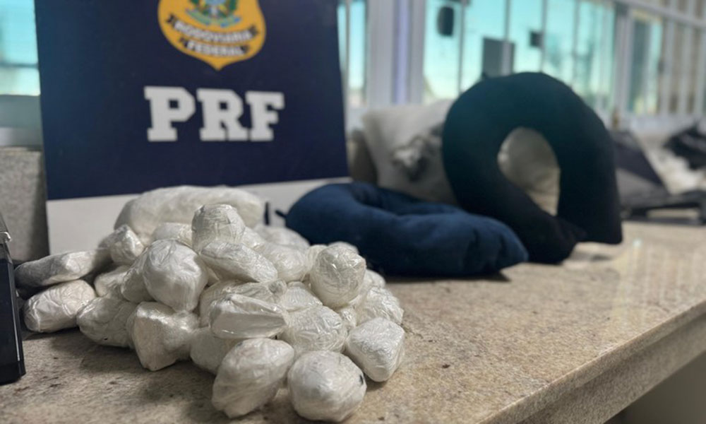 PRF apreende 4,5 kg de cocaína na BR-116, em Vitória da Conquista