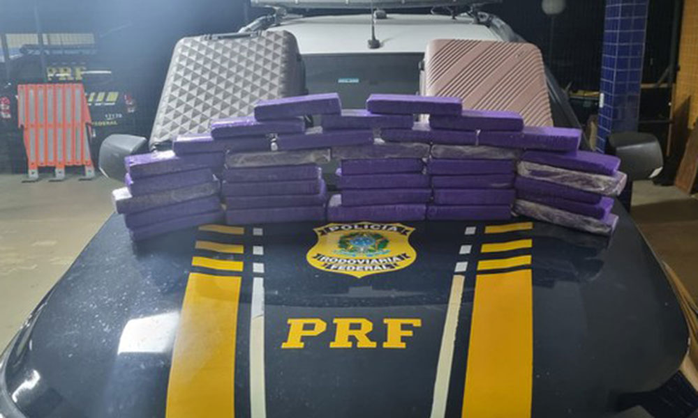 PRF apreende 25 kg de maconha em ônibus interestadual na BR-116, em Vitória da Conquista