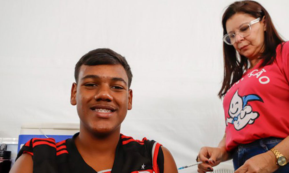 Ministério da Saúde prorroga resgate vacinal contra o HPV para jovens até 2026