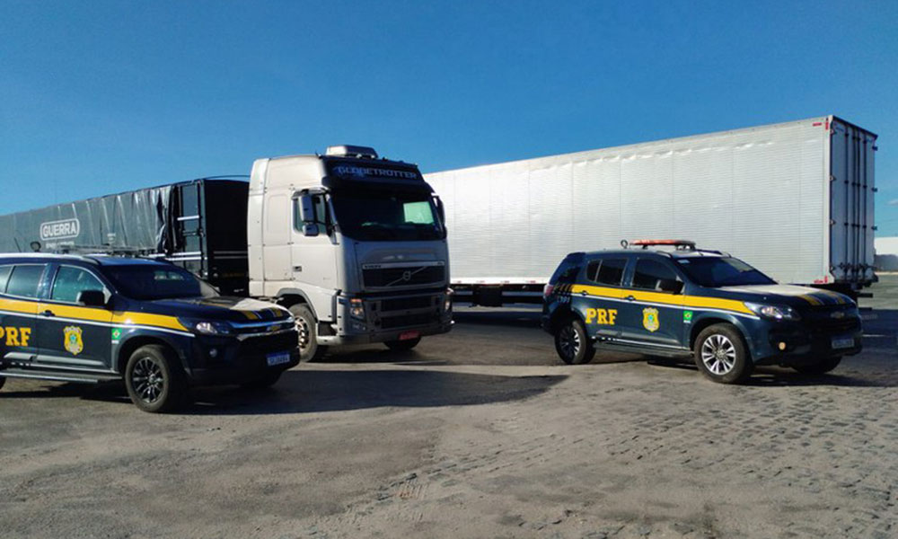 PRF detém grupo suspeito de furto de trilhos de ferrovia em Juazeiro