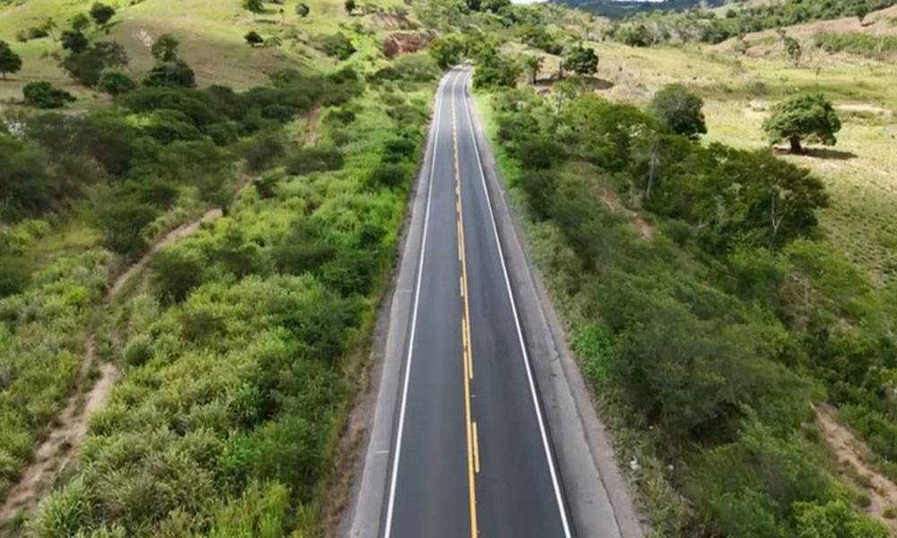 BR-101 recebe investimentos e tem 20,5 quilômetros recuperados na Bahia através do novo PAC