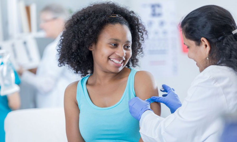 Brasil supera média global e avança na vacinação contra HPV