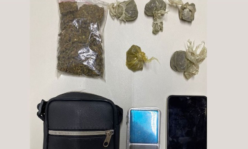 PM detém suspeito de tráfico de drogas no entroncamento de Jaguaquara