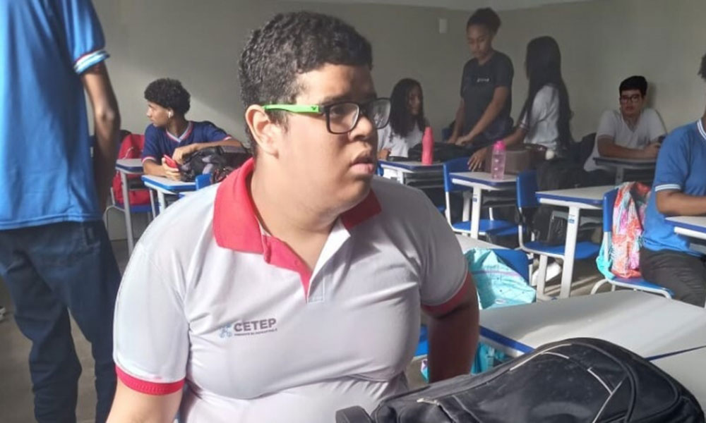 Estudante autista de escola pública de Jacobina é aprovado em instituição federal de ensino