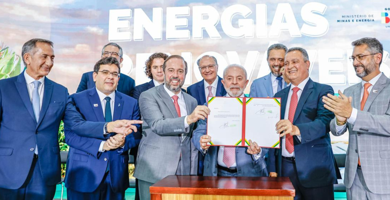 Lula assina MP que garantirá investimentos em energias renováveis