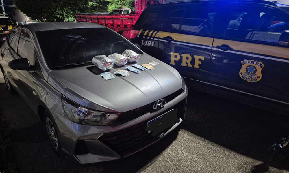 PRF apreende drogas arremessadas por veículo em fuga na BR-324, em Simões Filho