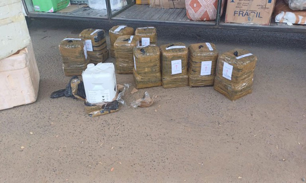 PRF apreende 250 quilos de substância química de alta periculosidade em Feira de Santana