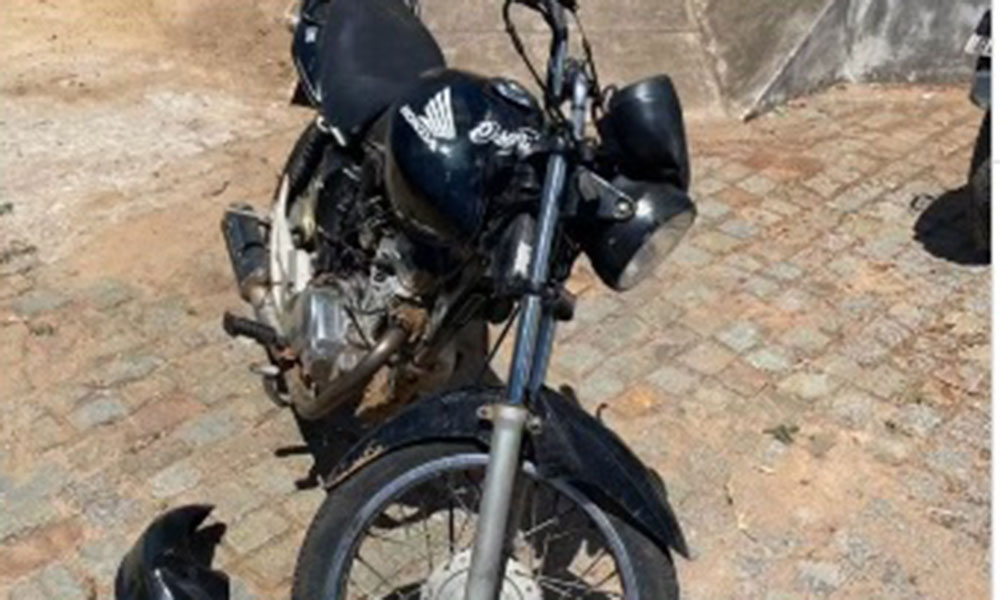 PM apreende arma de fogo, simulacro, drogas e veículo roubado durante ação em Guanambi
