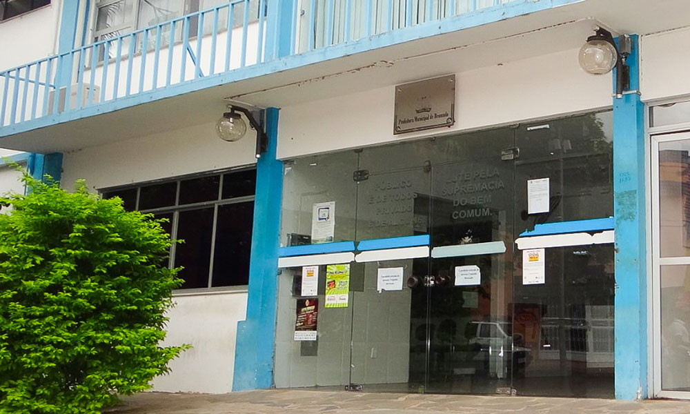 TCM revoga medida cautelar sobre licitação de veículos da Prefeitura de Brumado
