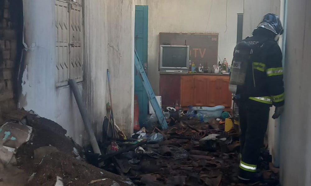 Incêndio em residência deixa uma pessoa morta em Jequié